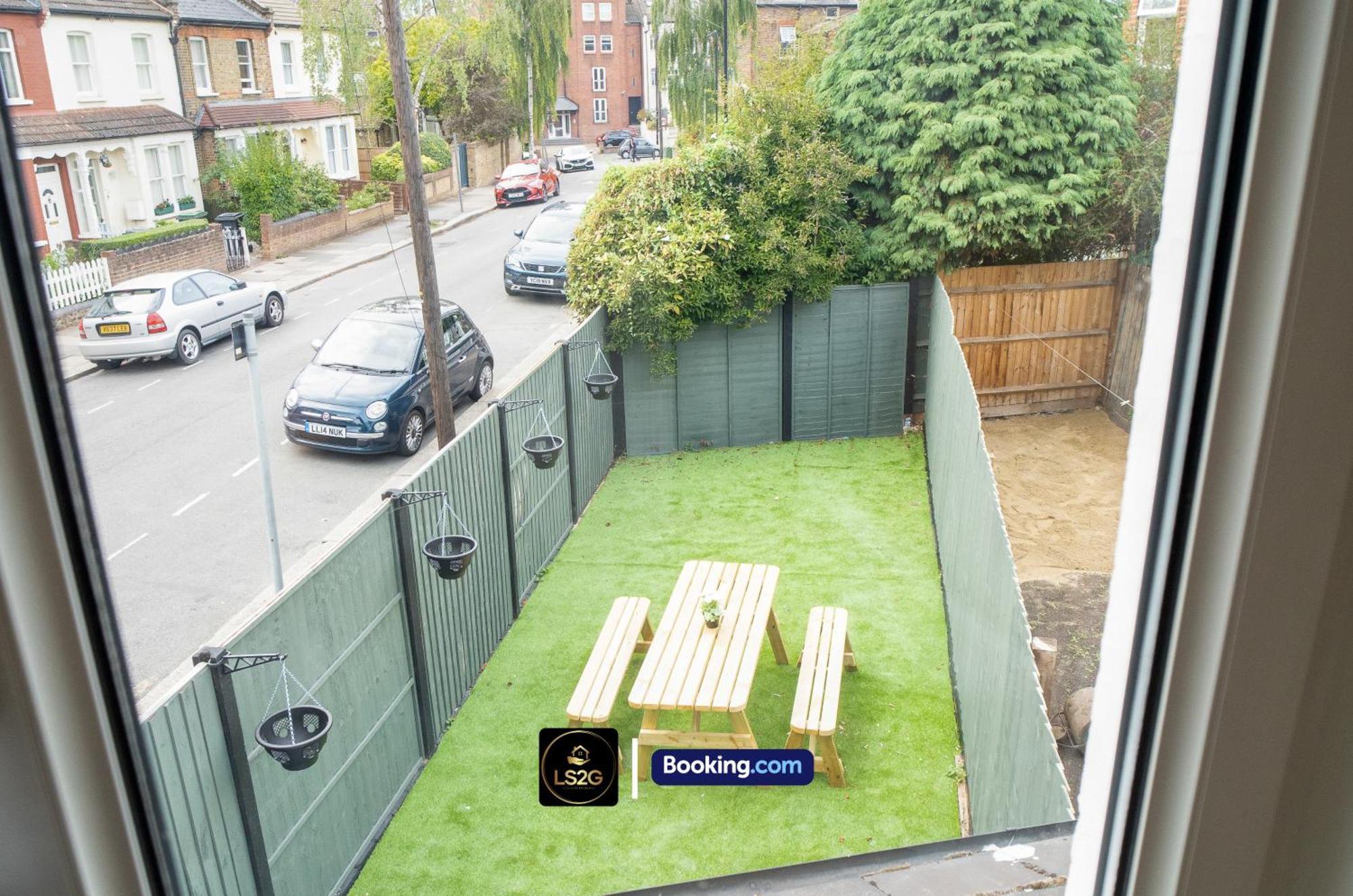 Stunning House By Ls2G Short Lets & Serviced Accommodation Greater London With Free Wifi Exterior foto
