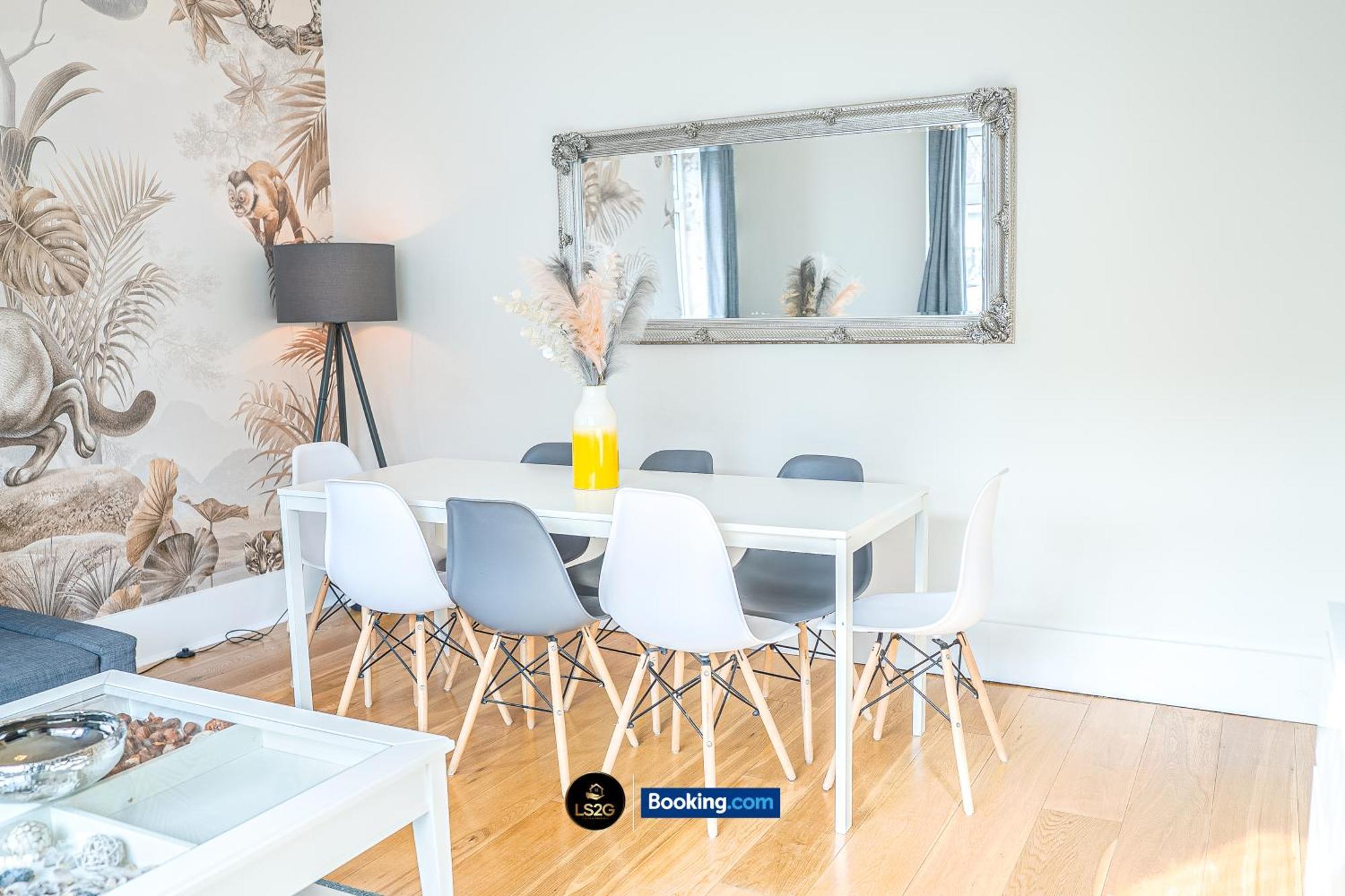 Stunning House By Ls2G Short Lets & Serviced Accommodation Greater London With Free Wifi Exterior foto