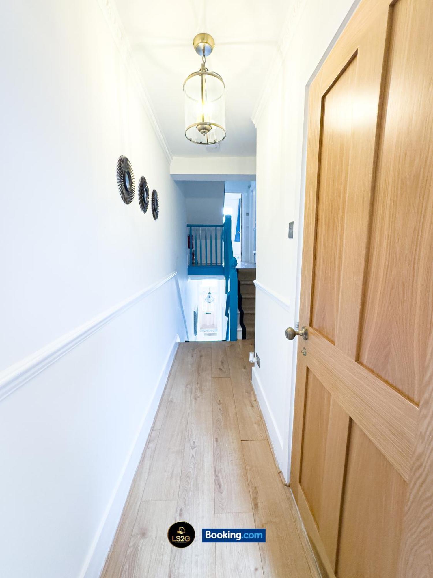 Stunning House By Ls2G Short Lets & Serviced Accommodation Greater London With Free Wifi Exterior foto