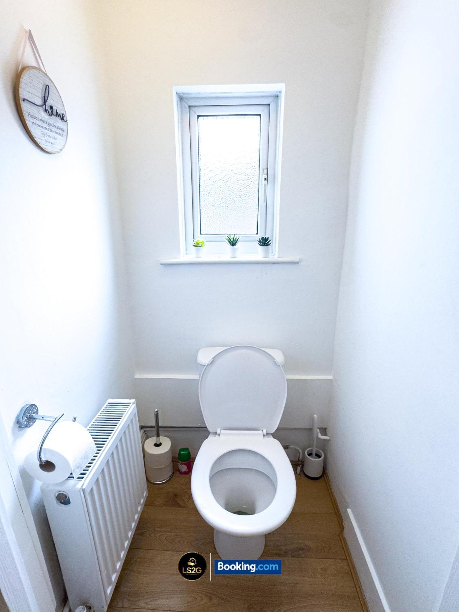 Stunning House By Ls2G Short Lets & Serviced Accommodation Greater London With Free Wifi Exterior foto