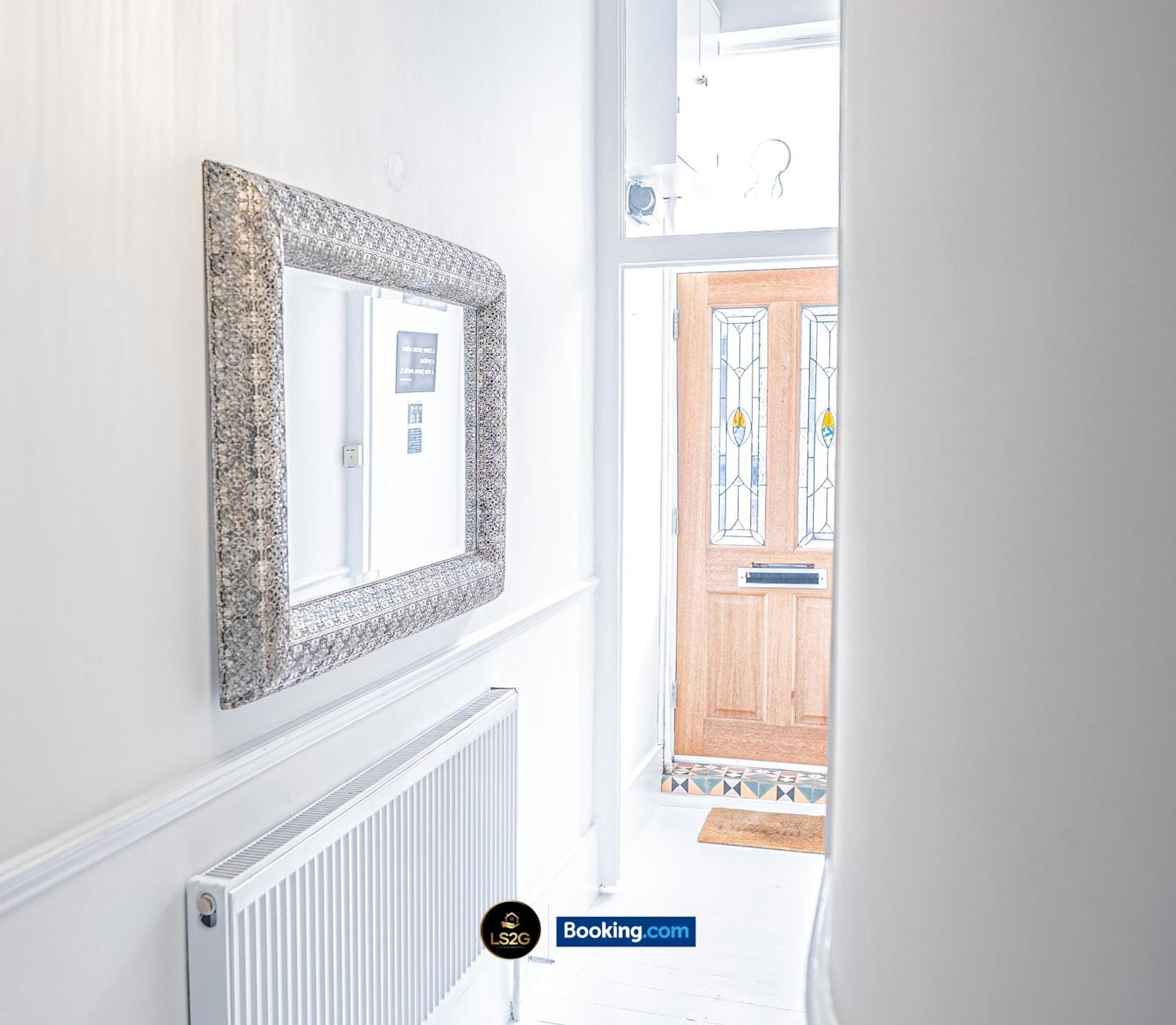 Stunning House By Ls2G Short Lets & Serviced Accommodation Greater London With Free Wifi Exterior foto