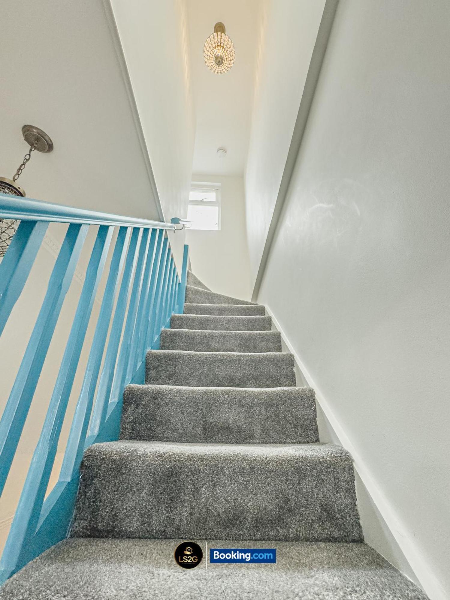 Stunning House By Ls2G Short Lets & Serviced Accommodation Greater London With Free Wifi Exterior foto