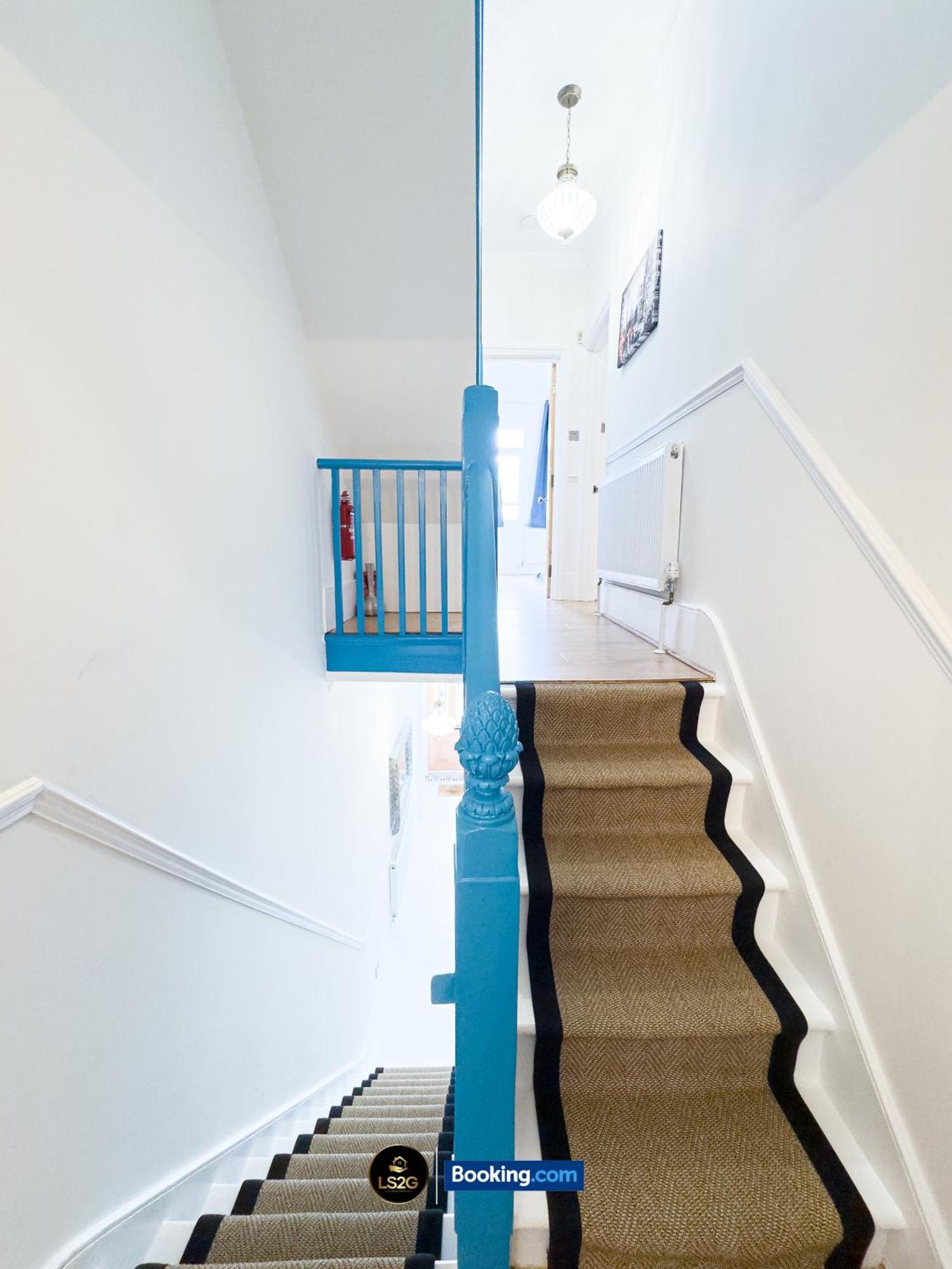 Stunning House By Ls2G Short Lets & Serviced Accommodation Greater London With Free Wifi Exterior foto