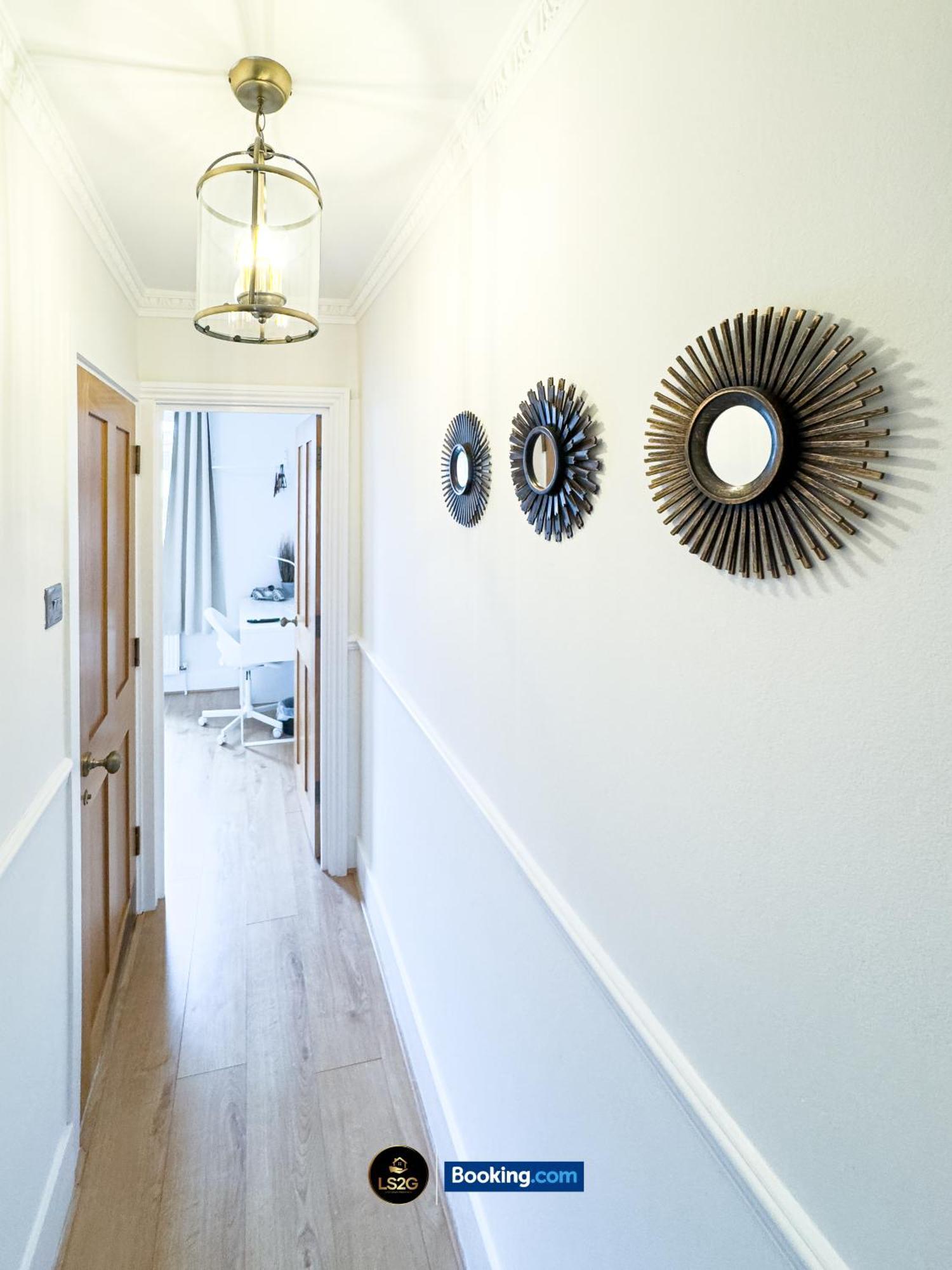 Stunning House By Ls2G Short Lets & Serviced Accommodation Greater London With Free Wifi Exterior foto